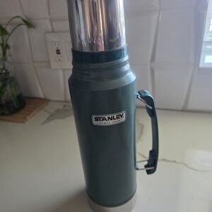Stanley Classic Green Vacuum Thermos - Green